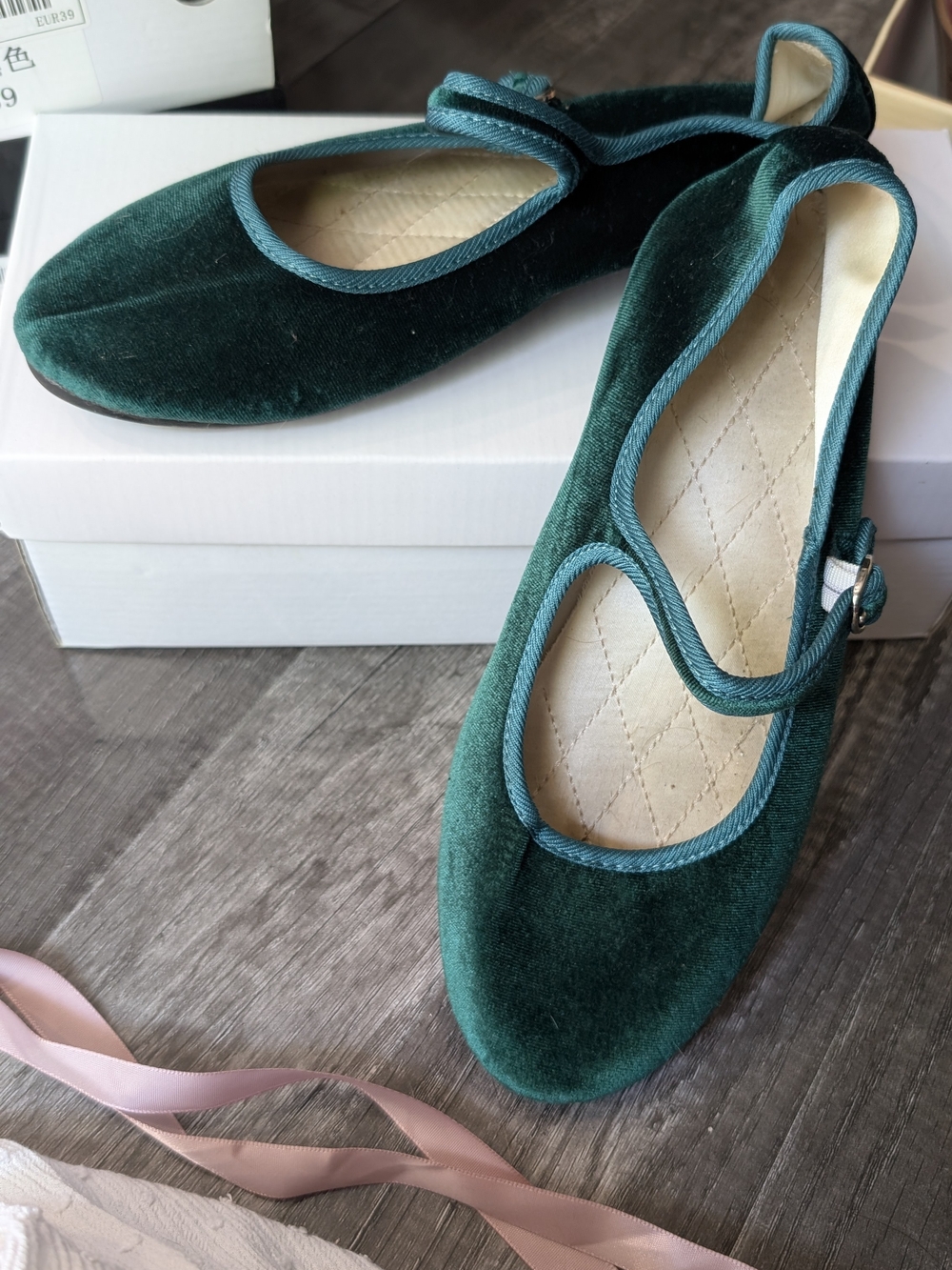 Velvet Mary Jane Flats in Deep Green - Women's Stylish Ballet Shoes